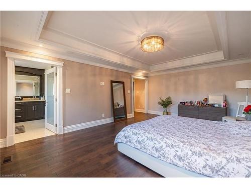 123 Mayfield Drive, Oakville, ON - Indoor Photo Showing Bedroom