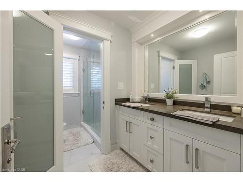 123 Mayfield Drive, Oakville, ON - Indoor Photo Showing Bathroom