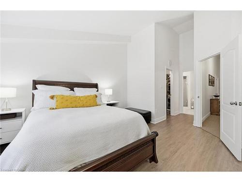 394 Almas Common, Burlington, ON 