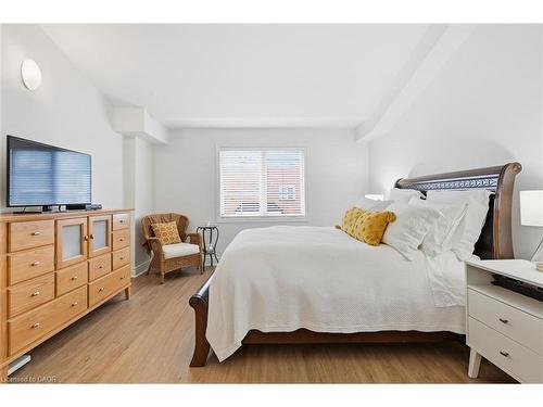 394 Almas Common, Burlington, ON 