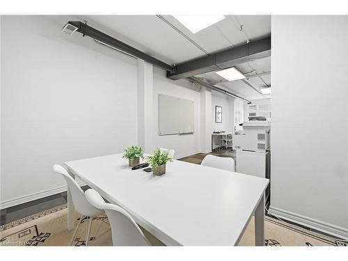 394 Almas Common, Burlington, ON 