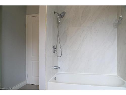 489 Timbercroft Crescent, Waterloo, ON - Indoor Photo Showing Bathroom