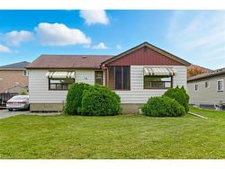 18 Second Road W Stoney Creek, ON L8J 2V3