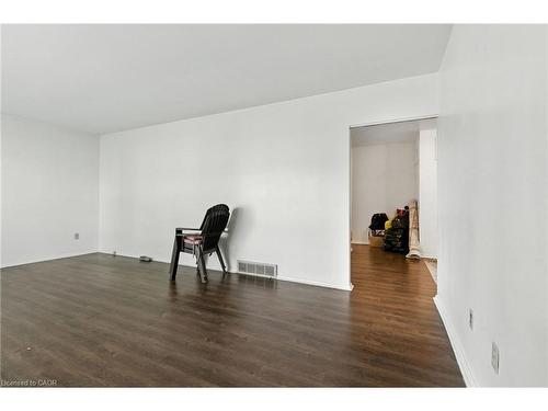 Main-10 Owen Place, Hamilton, ON - Indoor Photo Showing Other Room