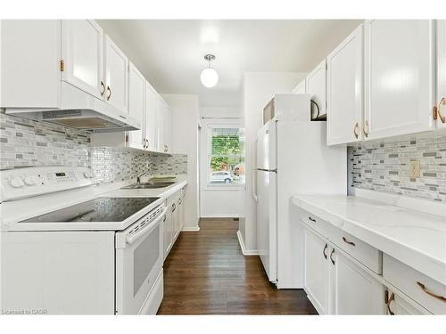 Main-10 Owen Place, Hamilton, ON - Indoor Photo Showing Kitchen