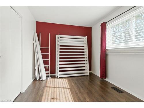 Main-10 Owen Place, Hamilton, ON - Indoor Photo Showing Other Room