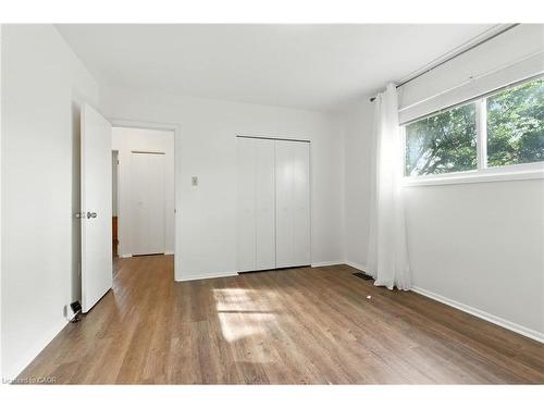 Main-10 Owen Place, Hamilton, ON - Indoor Photo Showing Other Room