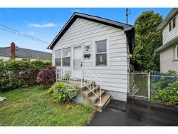 86 Adair Avenue S Hamilton, ON L8K 3S5