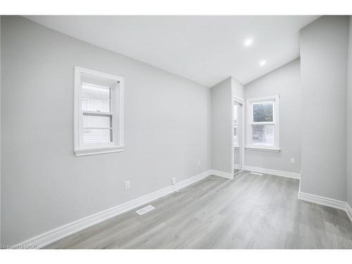 86 Adair Avenue S, Hamilton, ON - Indoor Photo Showing Other Room
