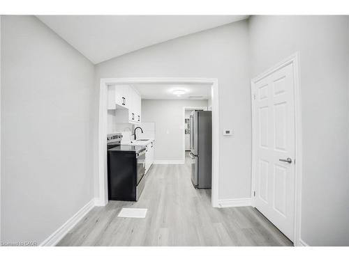 86 Adair Avenue S, Hamilton, ON - Indoor Photo Showing Other Room