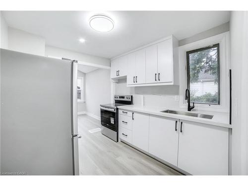 86 Adair Avenue S, Hamilton, ON - Indoor Photo Showing Kitchen