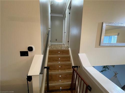 91 Loggers Grove, London, ON - Indoor Photo Showing Other Room