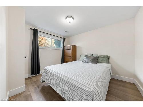 Lower-19 Elm Ridge Drive, Kitchener, ON - Indoor Photo Showing Bedroom