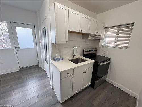 2-83 Gibson Avenue, Hamilton, ON - Indoor Photo Showing Kitchen