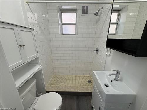 2-83 Gibson Avenue, Hamilton, ON - Indoor Photo Showing Bathroom