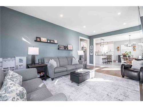 253 Kinsman Drive, Binbrook, ON - Indoor Photo Showing Living Room