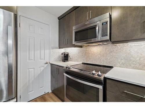 102-70 Stewart Street, Oakville, ON - Indoor Photo Showing Kitchen With Upgraded Kitchen