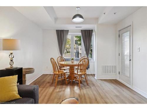 102-70 Stewart Street, Oakville, ON - Indoor Photo Showing Other Room