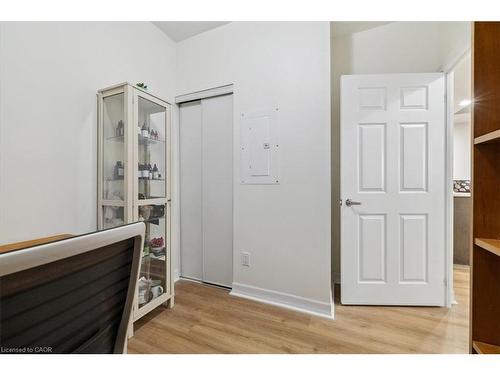 102-70 Stewart Street, Oakville, ON - Indoor Photo Showing Other Room