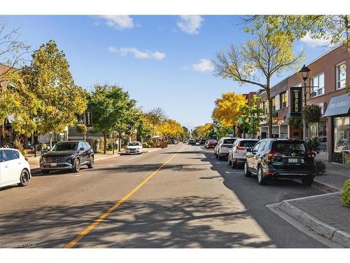 102-70 Stewart Street, Oakville, ON - Outdoor