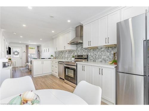 97 East 31St Street, Hamilton, ON - Indoor Photo Showing Kitchen With Upgraded Kitchen