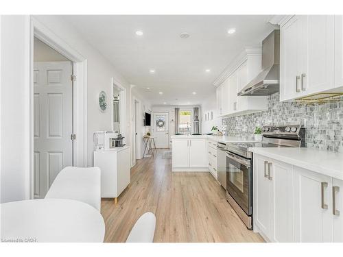 97 East 31St Street, Hamilton, ON - Indoor Photo Showing Kitchen With Upgraded Kitchen