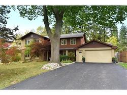 507 Gray Court Drive  Hamilton, ON L9G 2R9