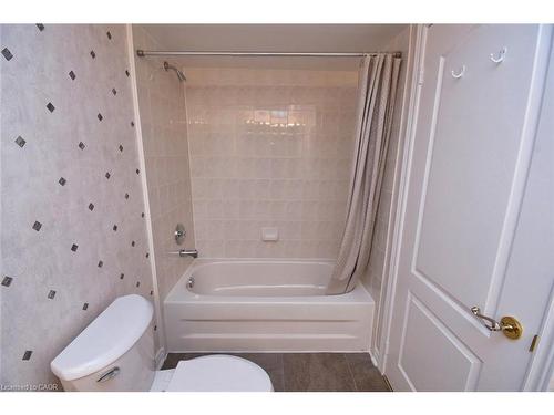 102-600 Silverbirch Boulevard, Hamilton, ON - Indoor Photo Showing Bathroom