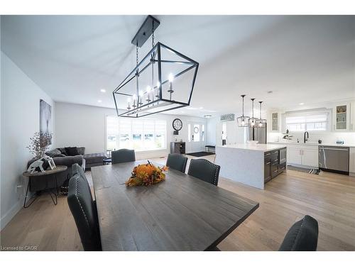 662 Mohawk Road W, Hamilton, ON - Indoor Photo Showing Dining Room