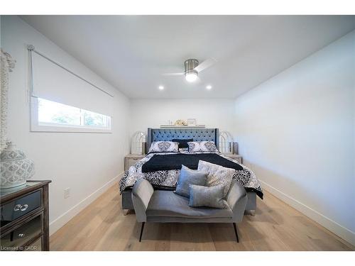662 Mohawk Road W, Hamilton, ON - Indoor Photo Showing Bedroom