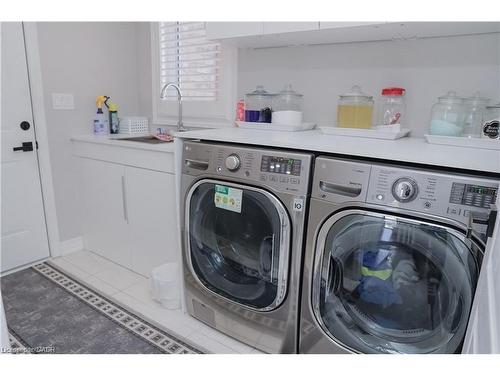 11 Aitken Court, Fergus, ON - Indoor Photo Showing Laundry Room