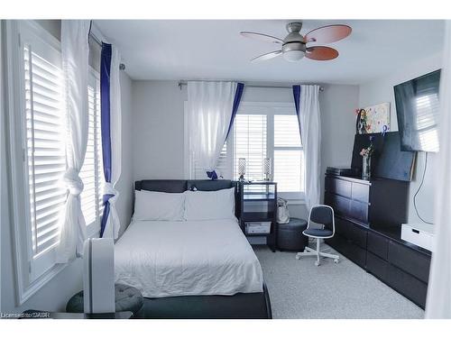 11 Aitken Court, Fergus, ON - Indoor Photo Showing Bedroom