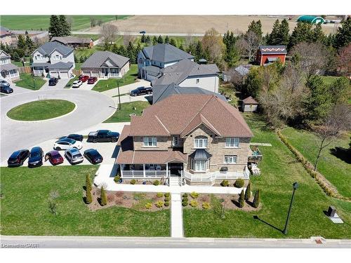 11 Aitken Court, Fergus, ON - Outdoor