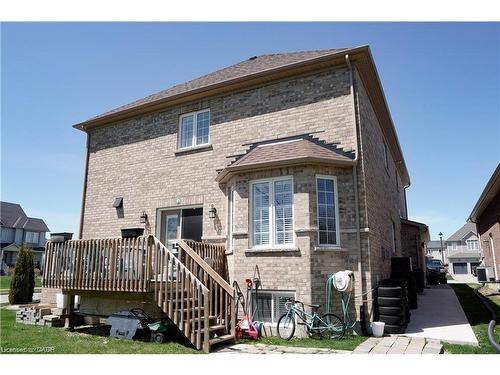11 Aitken Court, Fergus, ON - Outdoor