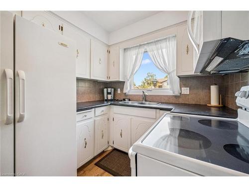 207 Laurentian Drive, Kitchener, ON - Indoor Photo Showing Kitchen With Double Sink
