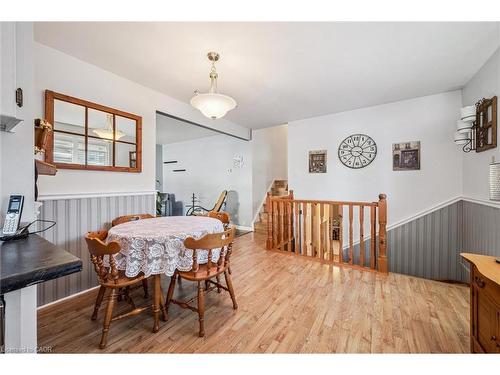 207 Laurentian Drive, Kitchener, ON - Indoor Photo Showing Dining Room