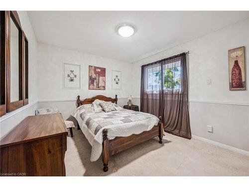 207 Laurentian Drive, Kitchener, ON - Indoor Photo Showing Bedroom