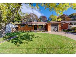 88 Ellis Crescent S Waterloo, ON N2J 2B8