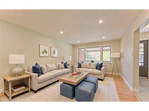 88 Ellis Crescent S, Waterloo, ON - Indoor Photo Showing Living Room