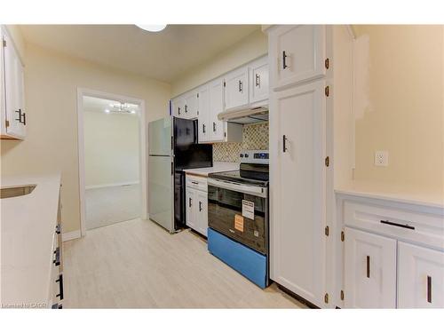 88 Ellis Crescent S, Waterloo, ON - Indoor Photo Showing Kitchen