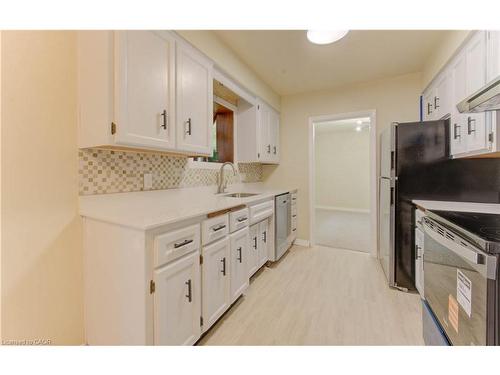 88 Ellis Crescent S, Waterloo, ON - Indoor Photo Showing Kitchen