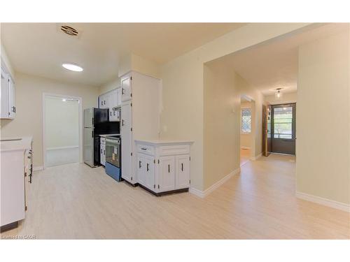 88 Ellis Crescent S, Waterloo, ON - Indoor Photo Showing Kitchen