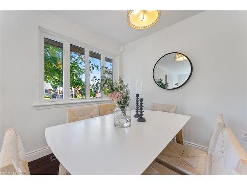 103 Wise Crescent, Hamilton, ON - Indoor Photo Showing Dining Room