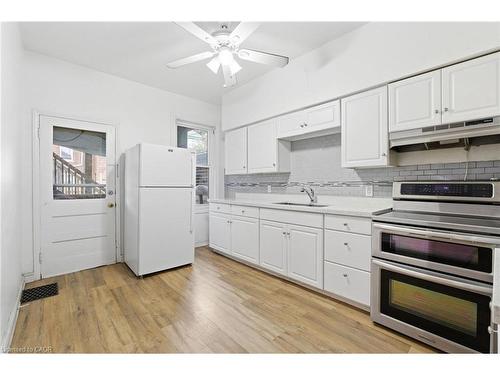 1-73 Stirton Street, Hamilton, ON - Indoor Photo Showing Kitchen