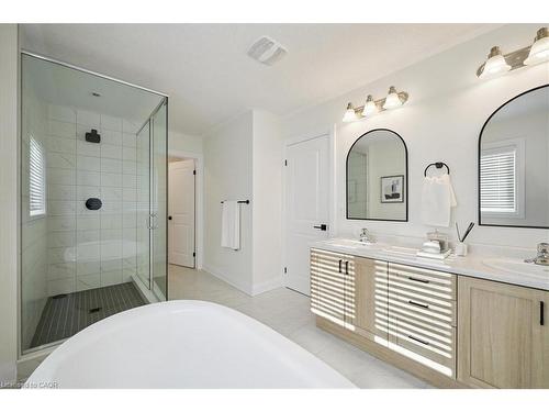 96 Nathalie Street, Kitchener, ON - Indoor Photo Showing Bathroom