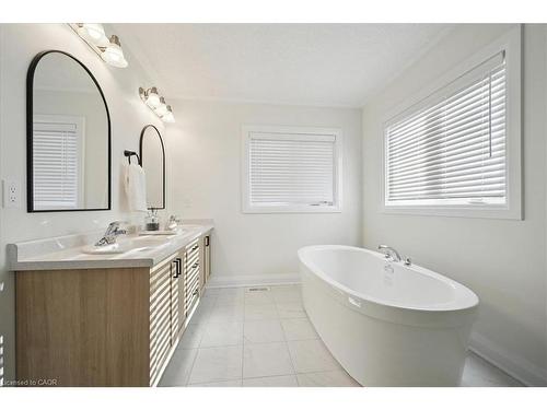 96 Nathalie Street, Kitchener, ON - Indoor Photo Showing Bathroom