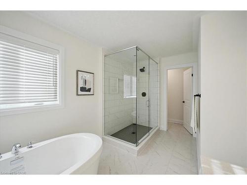 96 Nathalie Street, Kitchener, ON - Indoor Photo Showing Bathroom