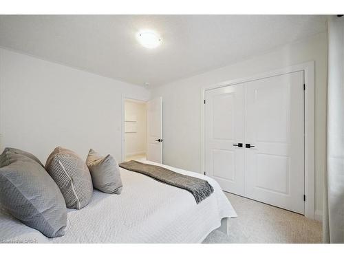 96 Nathalie Street, Kitchener, ON - Indoor Photo Showing Bedroom