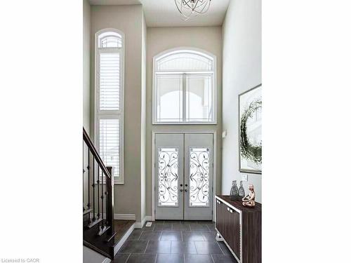 Upper-16 Riva Court, Hamilton, ON - Indoor Photo Showing Other Room