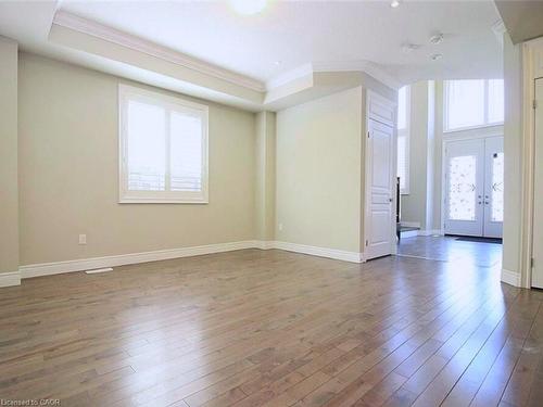 Upper-16 Riva Court, Hamilton, ON - Indoor Photo Showing Other Room